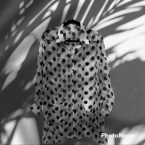 XL sheer 80s throwback top. Excellent condition.